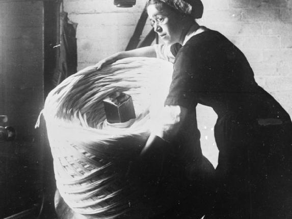 Women in Industry during the First World War, Bradford, 1918 Q28516