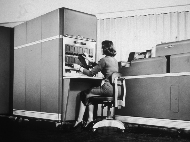 120307054822-women-old-fashioned-computer-horizontal-large-gallery