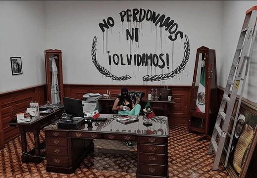 okupacion sede de DDHH mexico por compas feministas 2