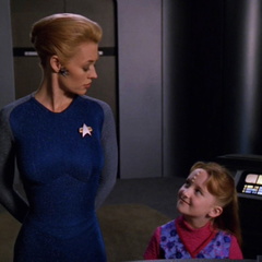 Seven of nine and Naomi - ST Voyager
