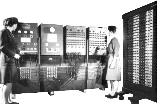 02-04-Two_women_operating_ENIAC-ok.png