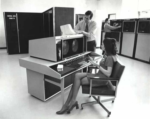 Девушки, техника и компьютеры 60 лет назад5.jpg